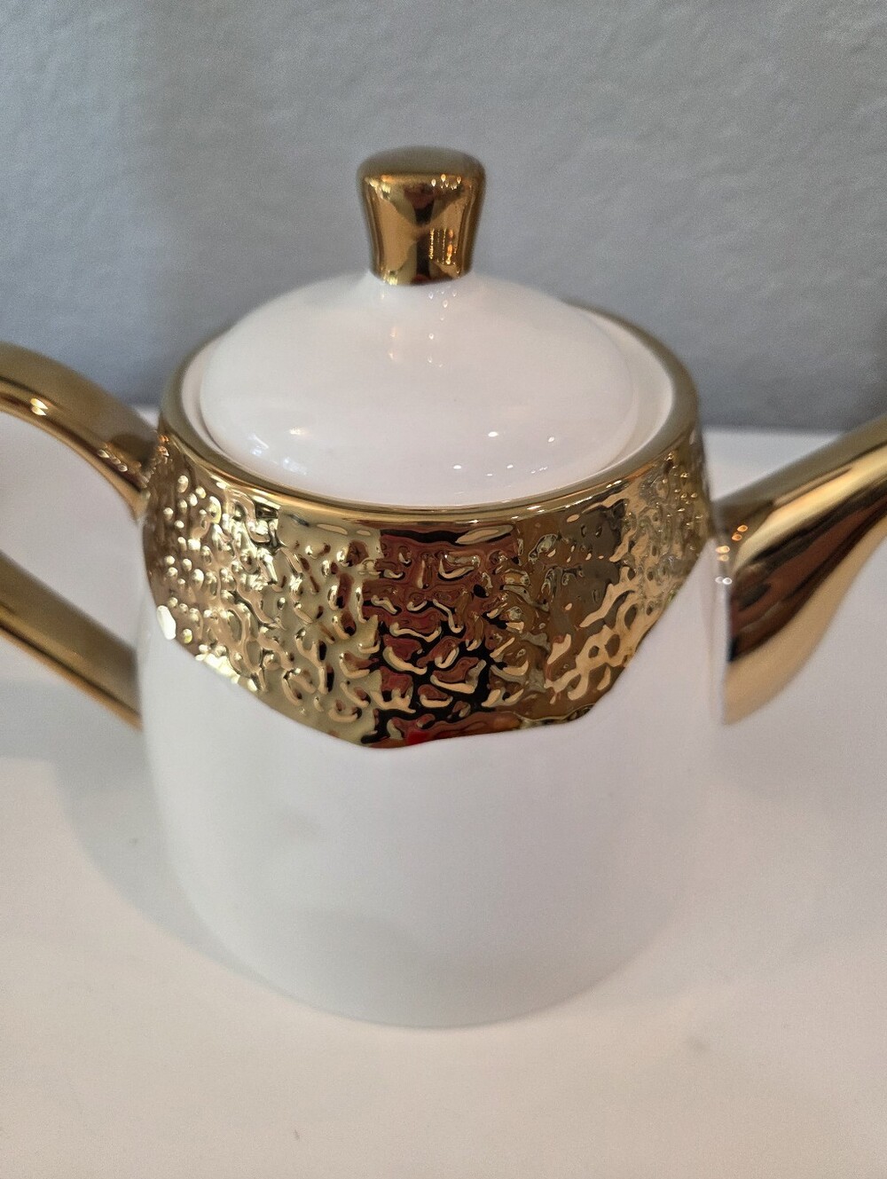 Yeti White and Gold Ceramic Teapot with Hammered Gold Accent